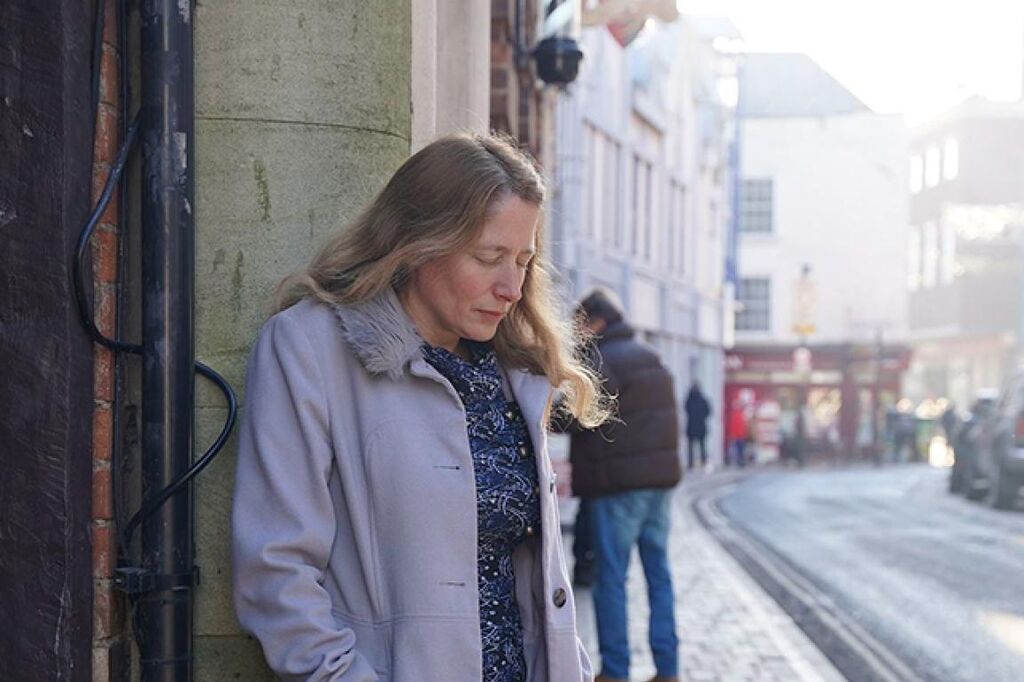Isabel praying