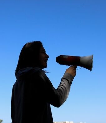 Megaphone juliana romao P7r Vu Q19 OCY unsplash
