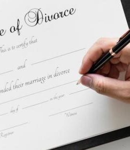 Certificate of divorce hands 0 0