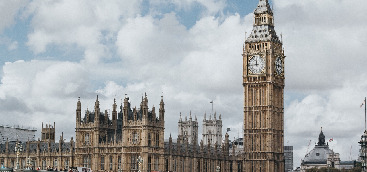 Westminster Background Image darken by 65