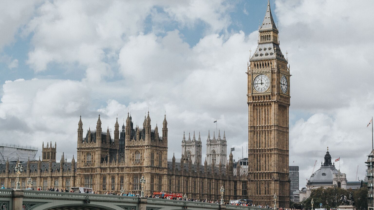 Westminster Background Image darken by 65