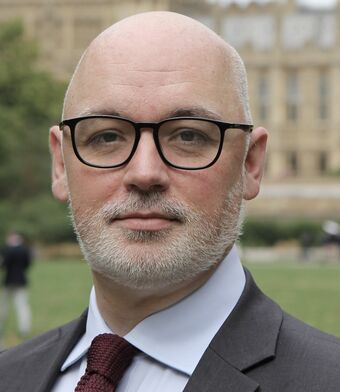 Ross Hendry Headshot