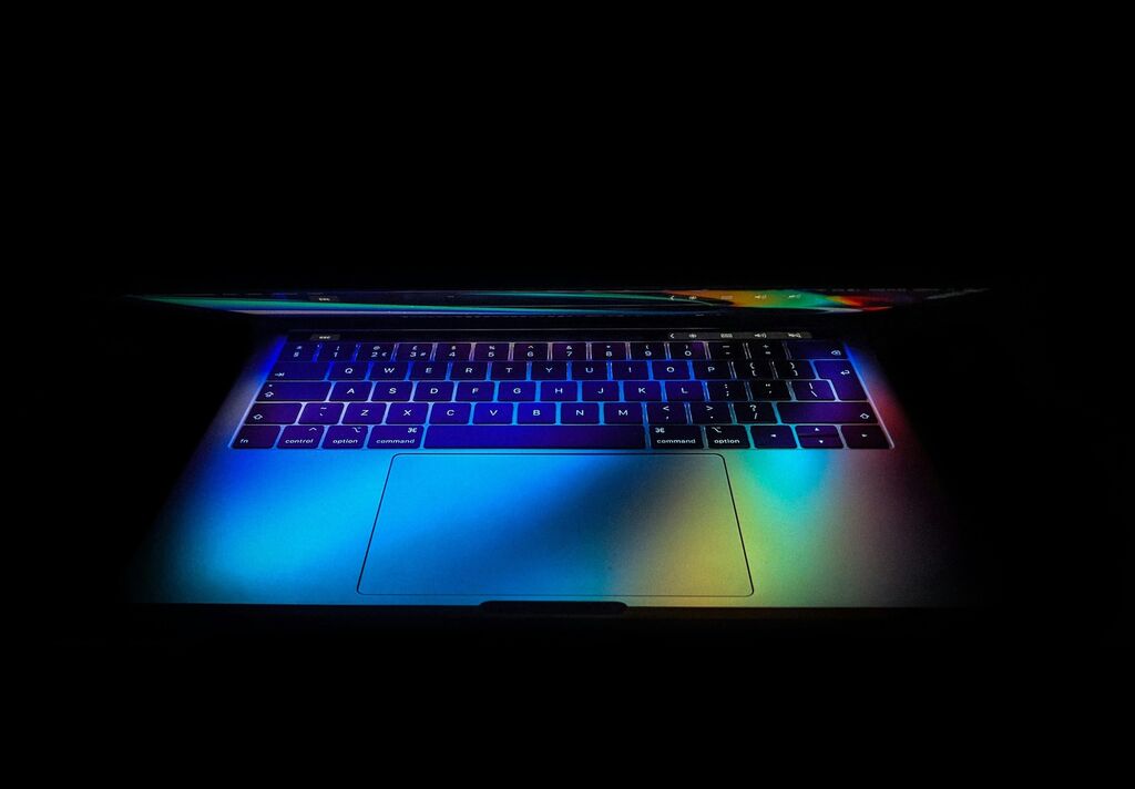Closing laptop