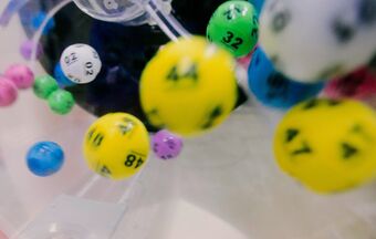 Lottery balls recoloured