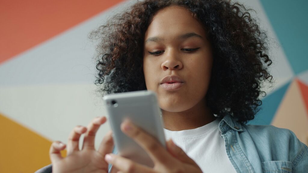 Social media teenager phone
