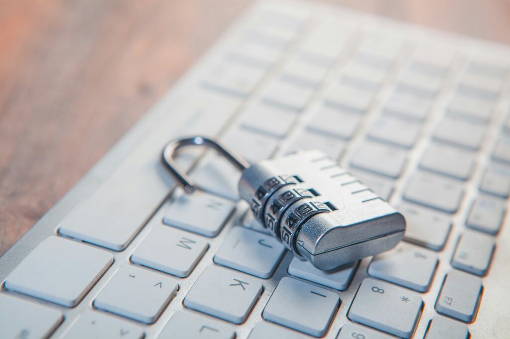 Keyboard lock privacy access
