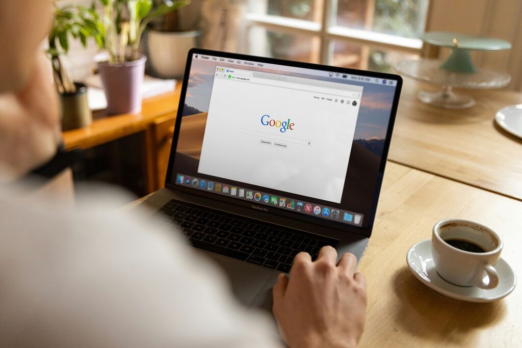 Google search internet laptop